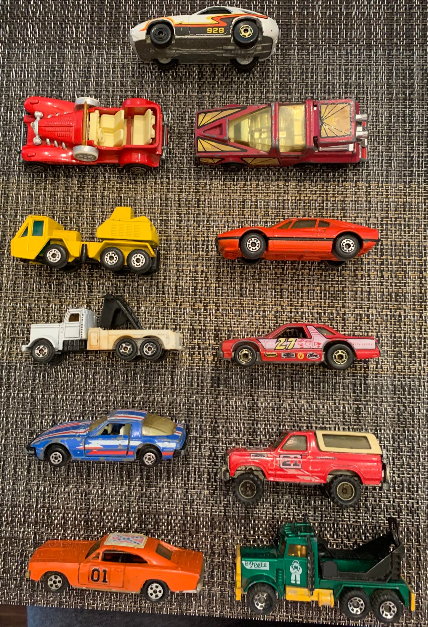 Variety of Hot Wheels die cast toys