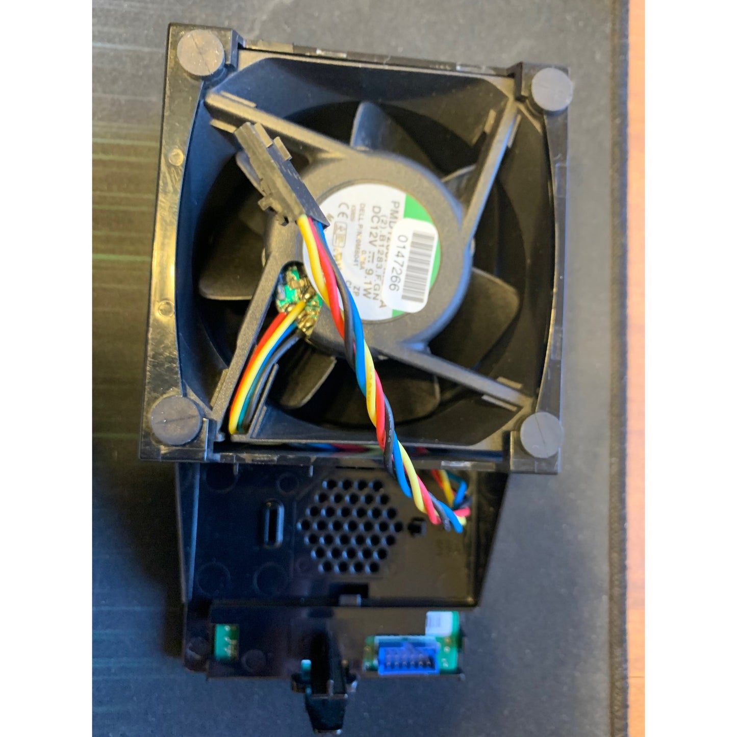 Dell INC SFF GX520/620 Fan w/Shroud Assy Case P8402 0M8041