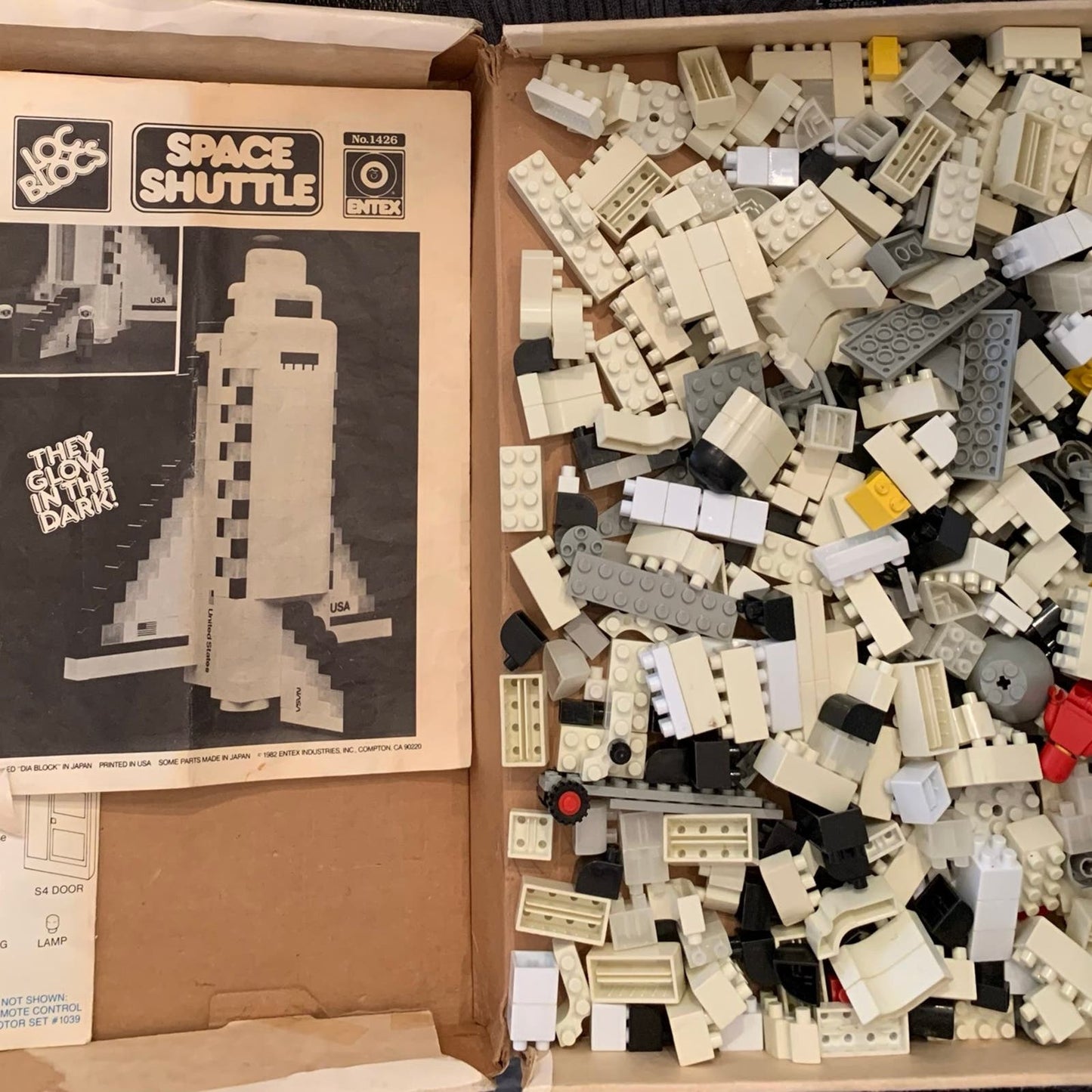 Vintage space shuttle building blocks