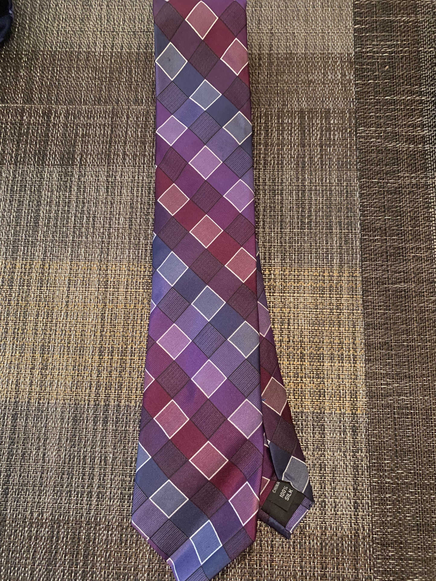 Silk neck tie