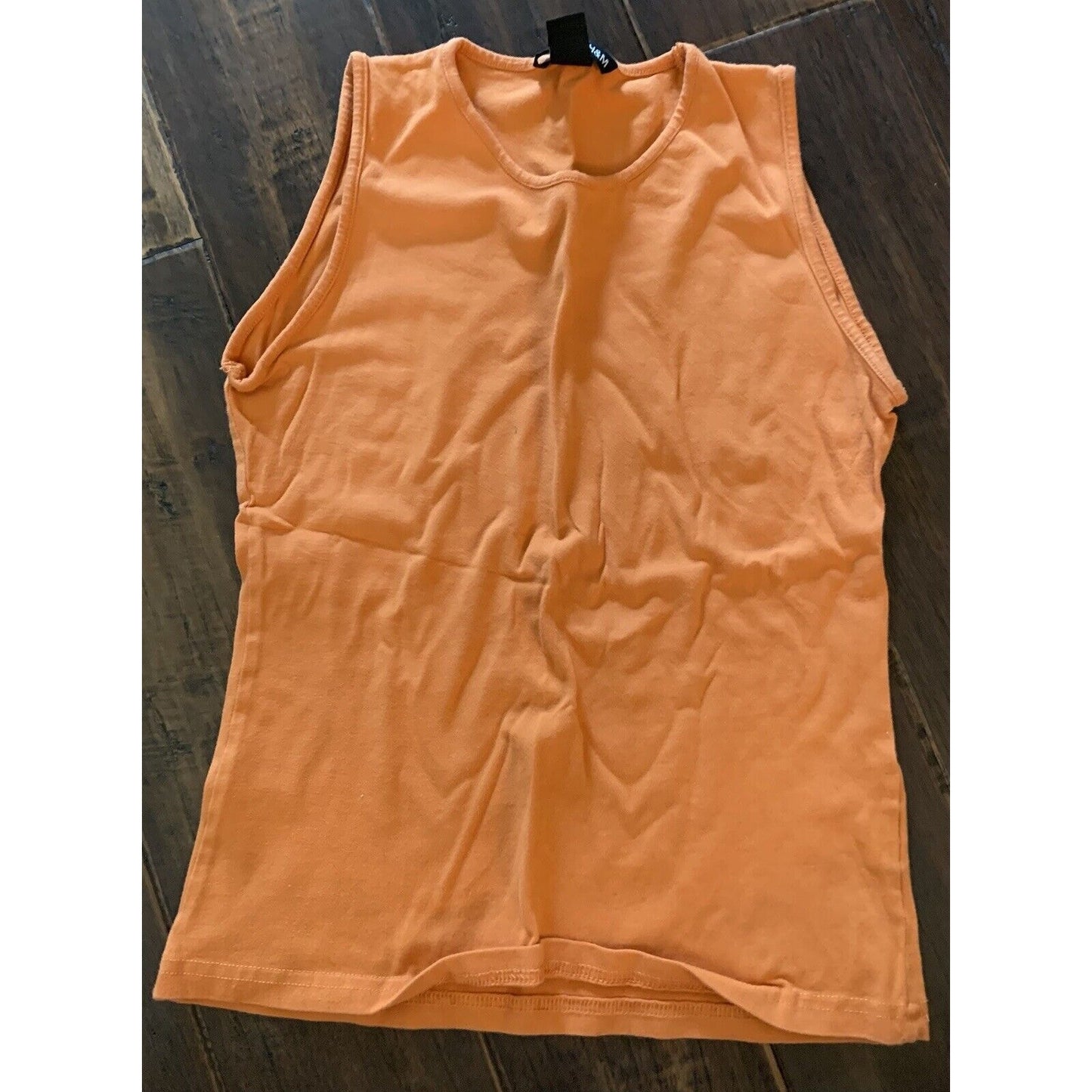 women's sleeveless tops