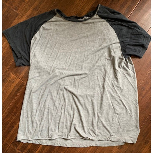 Hanes Men's 3XL Gray and Black T-Shirt