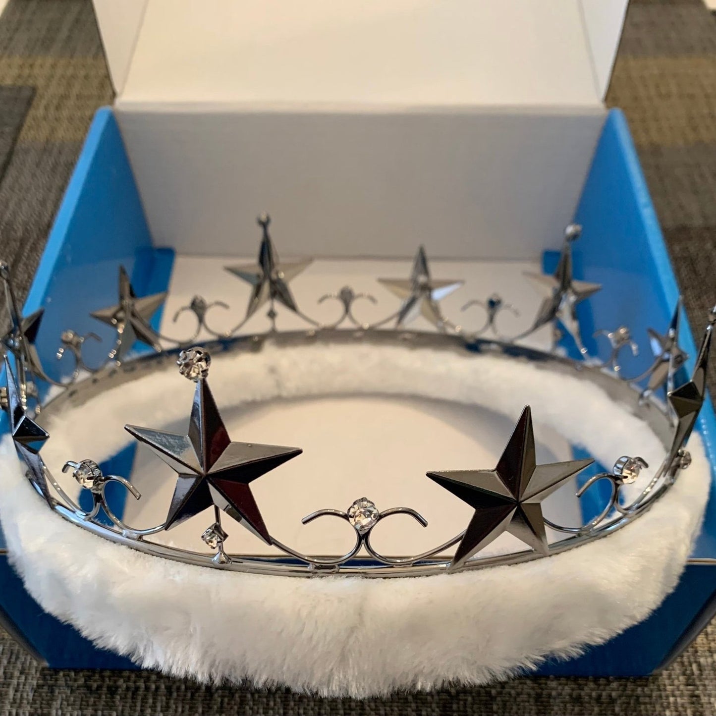 Tiara - Fast Shipping, Make an Offer